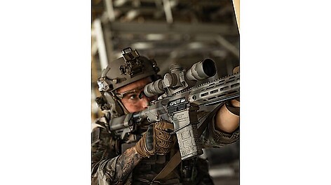 Vortex Razor HD Gen III 4-24x44 SF FFP Belyst EBR-7D MOA - bild 5 av 9