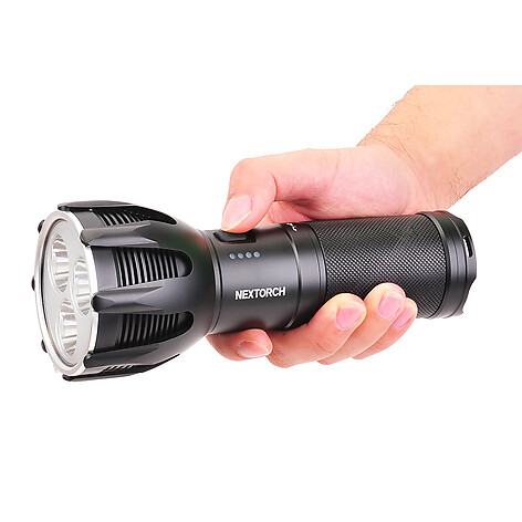 Nextorch Saint Torch 30 V2.0 Ultra Bright 8000lm Ficklampa - bild 2 av 5