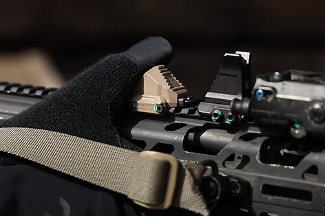 Unity Tactical AXON SL Brytare Lampa LINK USB FDE - bild 6 av 6