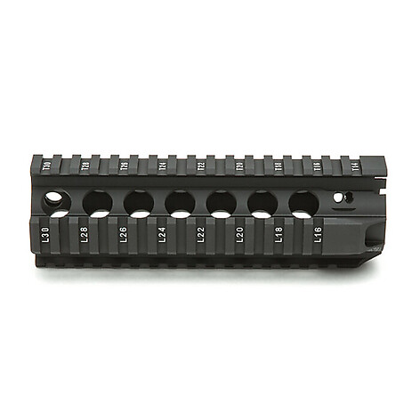 Bravo Company QRF-7 Quad Rail 184mm Handguard Svart