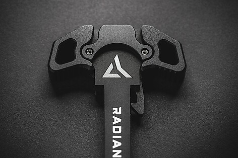 Radian Raptor SD-SL Charging Handle AR-15/M16 Svart - bild 2 av 3