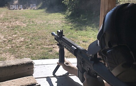 Leapers UTG D Grip QR Bipod Vapengrepp - bild 6 av 7