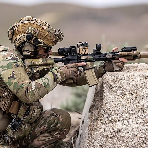 B5 Systems Vertical M-LOK Grip MultiCam - bild 2 av 3