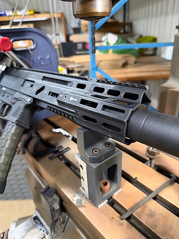 Kinetic SRX3 MKII Stribog SP9 Picatinny M-LOK 3.25 tum FDE - bild 2 av 2