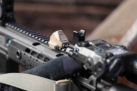 Unity Tactical AXON SL Brytare Lampa Crane Laser FDE - bild 5 av 6
