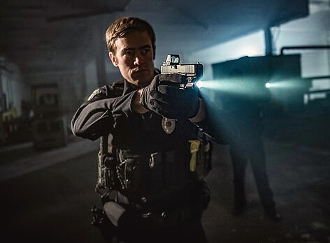 Surefire XC3 Compact 1000 Lumens Vapenlampa Svart - bild 7 av 8